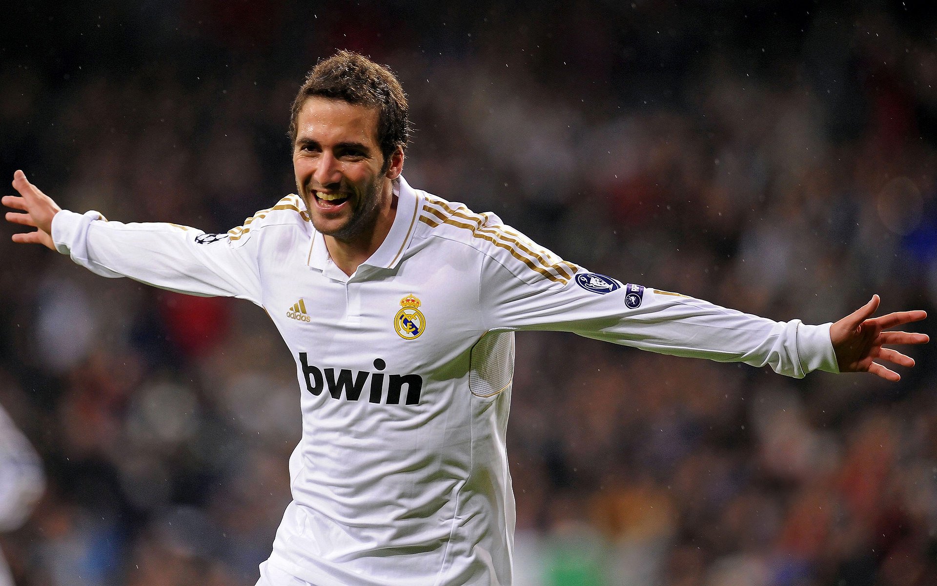 开云品牌-西甲：马德里双雄再起波澜，积分榜前两名难分伯仲，马德里竞技西甲联赛排名